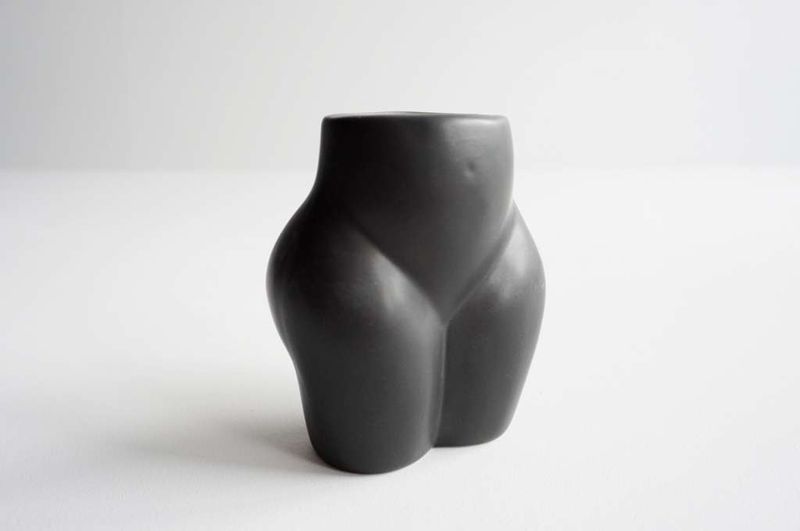 Vase i porselen, 14,5 cm