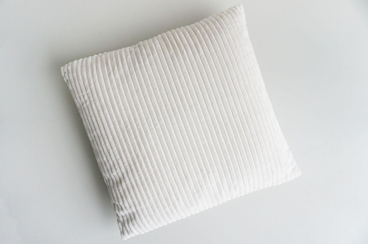 Pyntepute med fyll 45x45cm